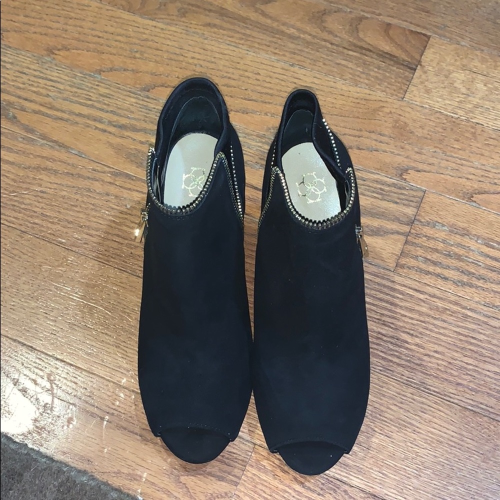Never been used before Ann Taylor suede booties!!